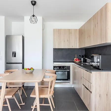 Apartment Vue 50m Des Salins Piscine 2 Parkings Terrasse Hyeres